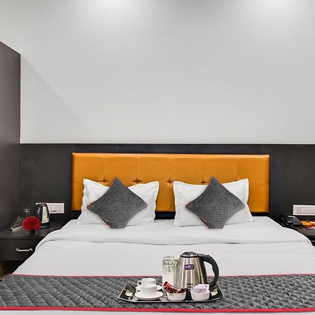Townhouse Oak Hotel Ar Ganges Premium バラナシ エクステリア 写真