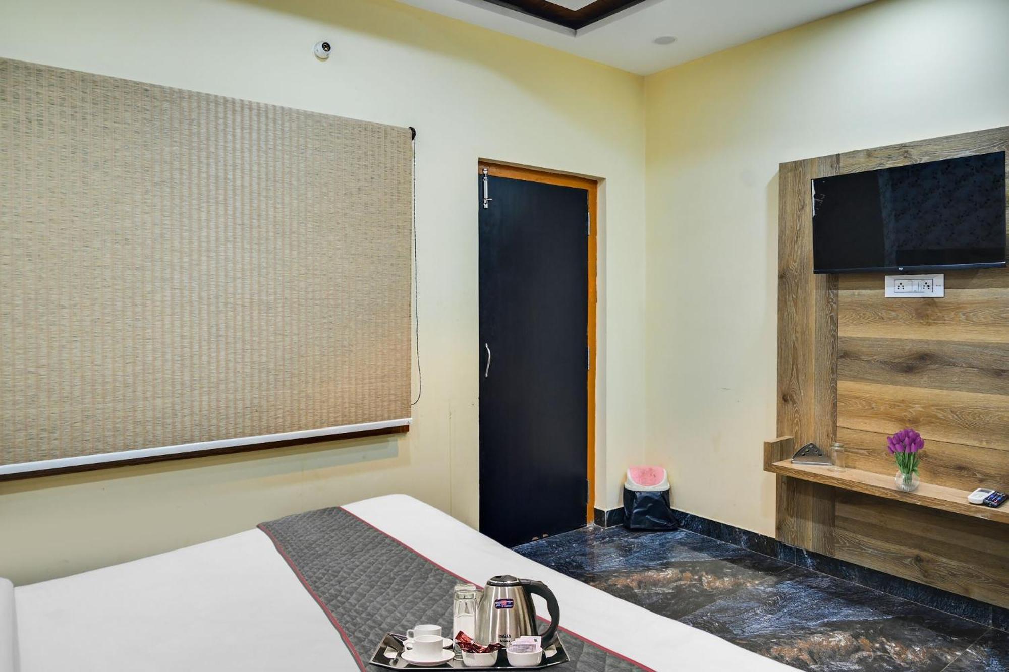 Townhouse Oak Hotel Ar Ganges Premium バラナシ エクステリア 写真