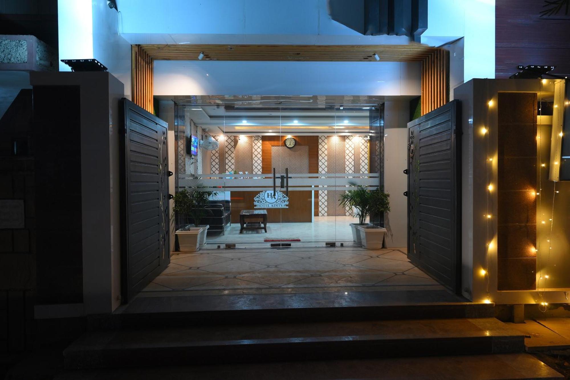 Townhouse Oak Hotel Ar Ganges Premium バラナシ エクステリア 写真